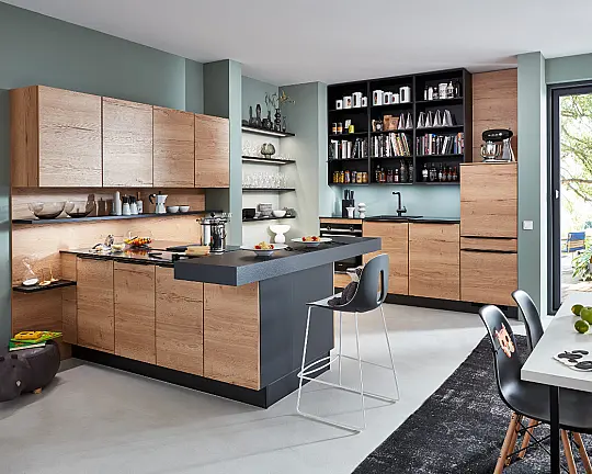 Moderne Küche mit Bosch-Geräten - Structura Eiche Sierra