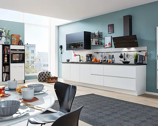 Küchenzeile mit Laurus-Geräten - Laser Weiß Laurus