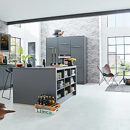Wohnküche mit Bosch-Geräten . . . nur im Mai  >> 5 Jahre Garantie auf alle E-Geräte geschenkt