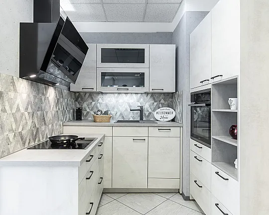moderne Küche mit ergonomischer Arbeitshöhe für den kleinen Raum (Nr.10) - Riva 891 Weißbeton