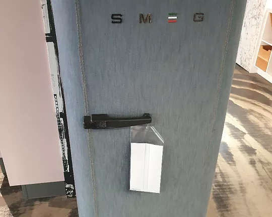 Kühlschrank mit Gefrierschrank von Smeg - FAB28RDB