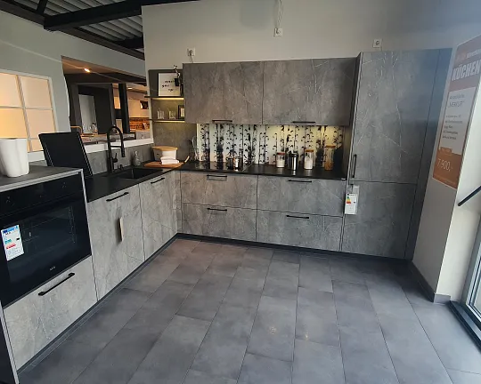 Moderne Küche mit Granitarbeitsplatte - Merkur Marmor grau