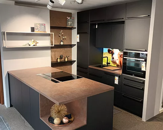 Moderne Industrial Designerküche mit Kochinsel - Easy Touch
