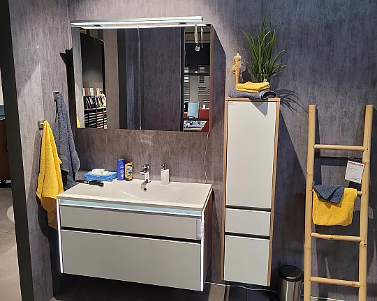 Badezimmer Grifflos Spiegelschrank Einbaubecken incl Beleuchtung - Touch
