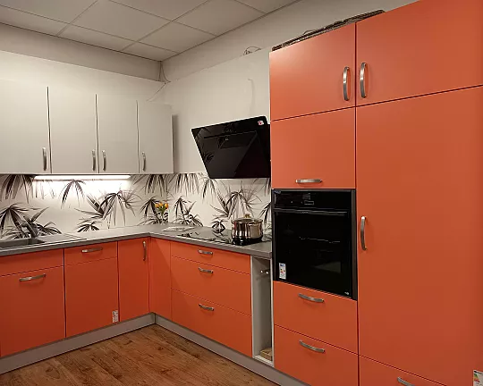 Gute Laune Küche in munterem Orange - CINDY Coral 242
