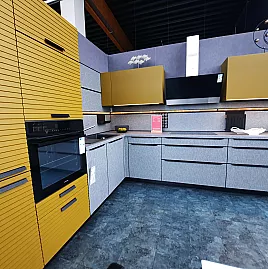 Ausstellungsküche L-Form inkl. E-Geräte modernes Design Torino grau mit Gelb-Akzenten