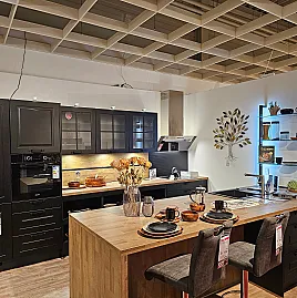 Moderne Landhaus Küche "Sylt" in schwarz matt Lack mit Insel, Miele und Berbel Geräte