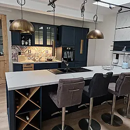 moderne Landhausküche, optional mit glatter Front, alle Fronten kommen NEU!