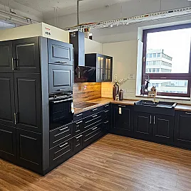 Landhaus schwarz matt