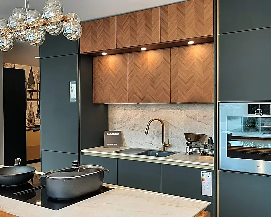 Moonlight Green und Nussbaum Eiche Furnier - GL RESOPAL PRO / TALEA / INTARSIA