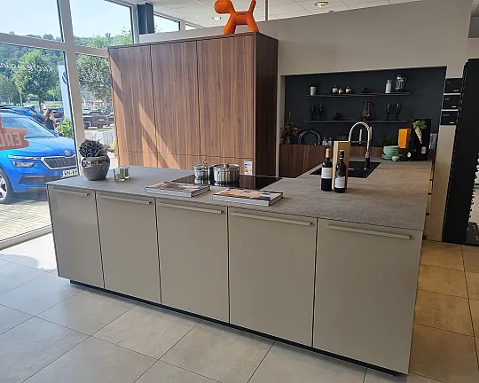 Leicht Fenix / Orland mit Nussbaum NB - Fenix / Orlando /Bondi