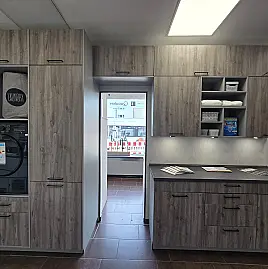 Zeitloser Hauswirtschaftsraum  mit viel Stauraum