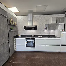 Moderne Hochglanzlack- Küche kristallweiß