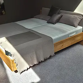 Bett