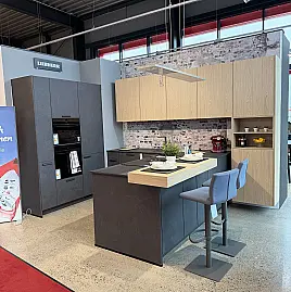 Moderne Nobilia Musterküche StoneArt – hochwertige Steinoptik trifft auf zeitloses Design.