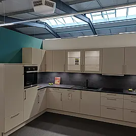 Zeitlose L-Küche