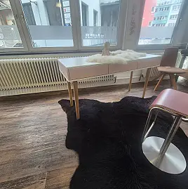 Schminktisch in zartem Rosé