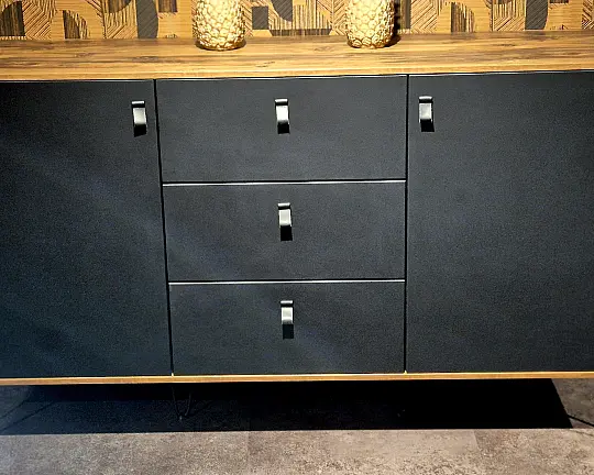 Modernes, zeitloses Design - "Siena" Sideboard Chaleteiche Nachbildung Onyxschwarz samtmatt