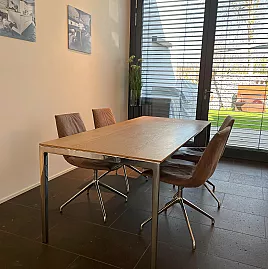 TEAM7 Tak - Eleganter Esstisch aus Eiche mit Lui Stühlen Naturleder - Jetzt zum Schnäppchenpreis im Abverkauf