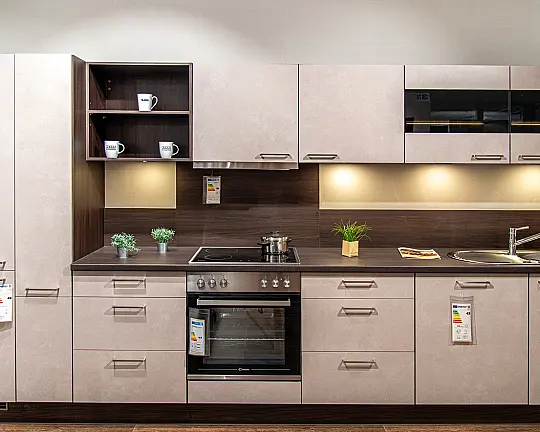 Klassische, moderne Musterküche - 368