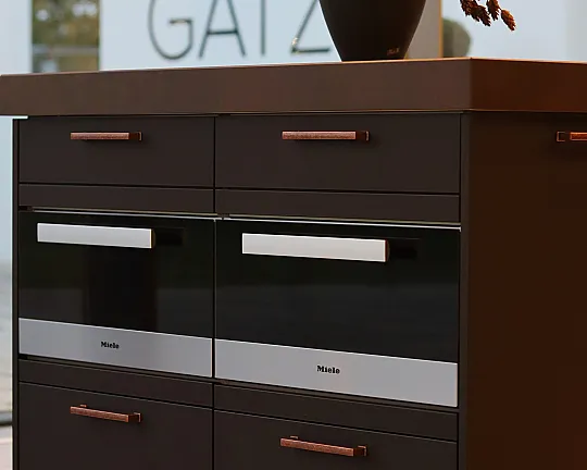 Moderne Mattlack Ausstellungsküche mit hochwertiger Geräteausstattung und Dekton Arbeitsplatte - Aktivküche (benutzt) AV 2135 Mattlack schwarz