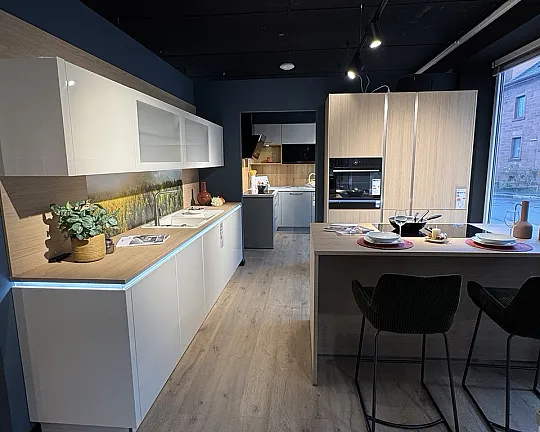 Concept130 Faro-GL - Crema Magnolie Hochglanzlack - Häcker, Concept130