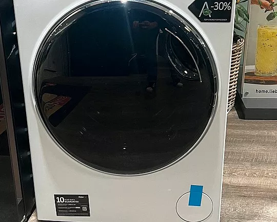Stylische Waschmaschine von Haier ( Aussteller ) - HW110-B14979U1