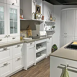 Stilvolle Inselküche im Landhausstil