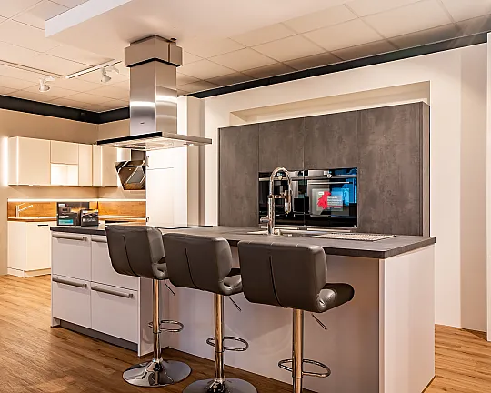 Premium Häcker Küche in Polarweiß – Vollausstattung mit modernster Technik - Salento