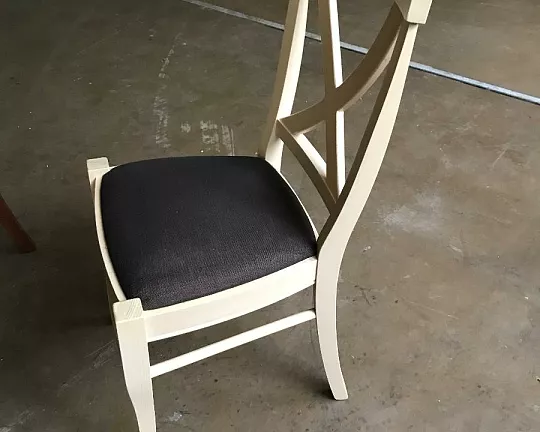 Holzstühle - 6 Landhaus-Massivholzstühle mit herrvorragnder Sitzpolsterung,Preis pro Stuhl