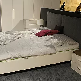 Modernes Schlafzimmer Set Grau Weiß mit Polsterkopfteil, Kleiderschrank und 2 Nachttischen