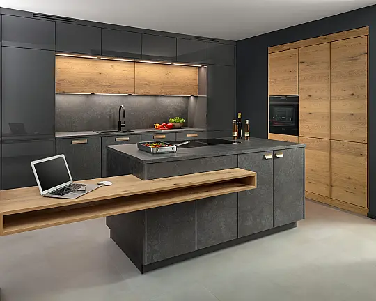 Moderne Küche mit Insel und Thekentisch - Cliff caviar gold / Remo diamant-graphit / Arco scandic