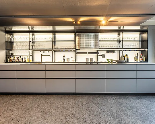 VOCE VITRUM MATT ZEMENT  mit New Logica Modell TACE VITRUM TATTILE Schmetterlingsflügel Zement - VALCUCINE ARTEMATICA mit New Logica