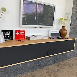 Opaco supermatt schwarz/Eiche in Tip TEC
