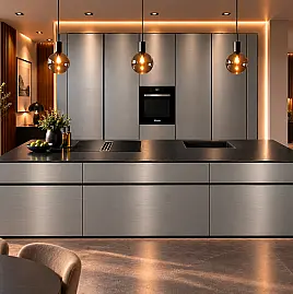Schreinerküche incl. Fronten aus echtem Aluminium