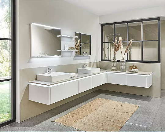 Exklusives Badezimmer mit Doppelwaschtisch - Keramikplatte - Grifflos - LED-Spiegel - Artis