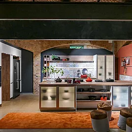 Bauformat Inselküche Rhodos mit Hauswirtschaftsraum weiß