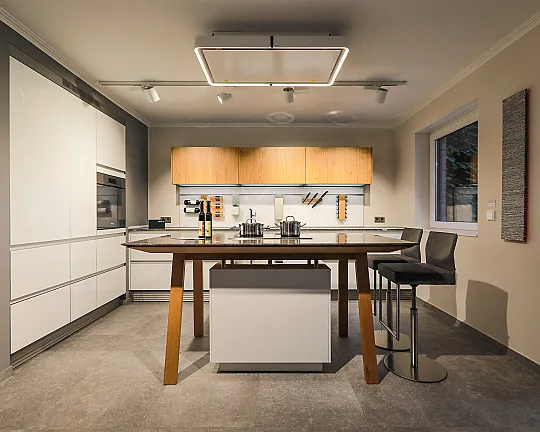 Moderne/Elegante Küche mit Glasfront - NX901