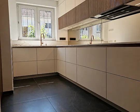 Design mit Haltung – Ballerina Einbauküche BlackLine in perfekter Materialharmonie - Kupfer bis ins kleinste Detail