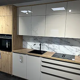 moderne zeitlose Küchenzeile im hochwertigen Design