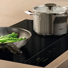 Großes Miele Induktions-Kochfeld matt