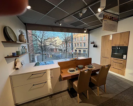 Soft Lack Sahara kombiniert mit Eiche Trüffel *Ihr unwiderstehliches Unikat für stilvolles Wohnen* - Einzigartige Küchenkunst