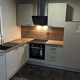 L-Küche in sanften Farben