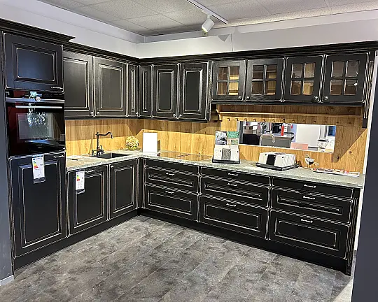 klassische Vollholz Landhausküche - Castel