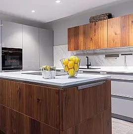 AV 2130 perlgrau  Hochglanz Lack/Formkante