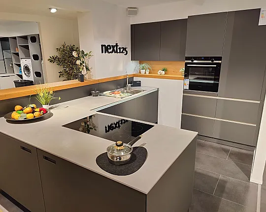 Moderne Küche mit matter Glasfront - NX902