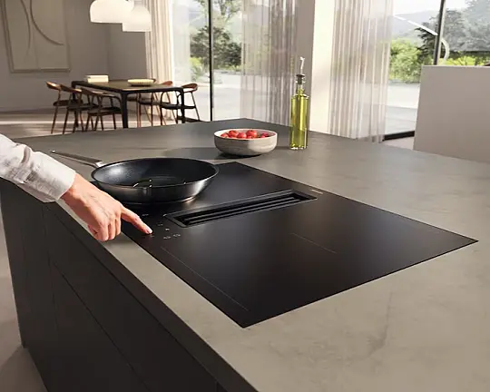 Miele Kochfeld mit Abzug - KMDA 7876 FL-U