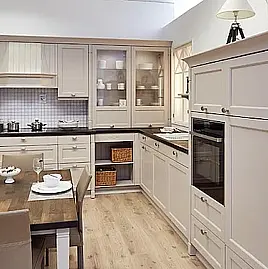 Zeitlose Landhausküche in L-Form