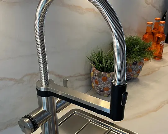 Blanco CHOCE ICONA Edelstahl Armatur mit Choice All Wassersystem - Blanco CHOCE ICONA Edelstahl Armatur mit Choice All Wassersystem Kochend und Sprudelwasser