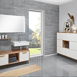 Exklusives Badezimmer mit Waschtisch-Anlage - Lackfront - LED-Spiegel